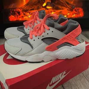 Nike huarache run.